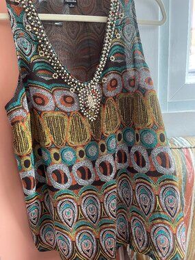 Colorful lined sleeveless blouse